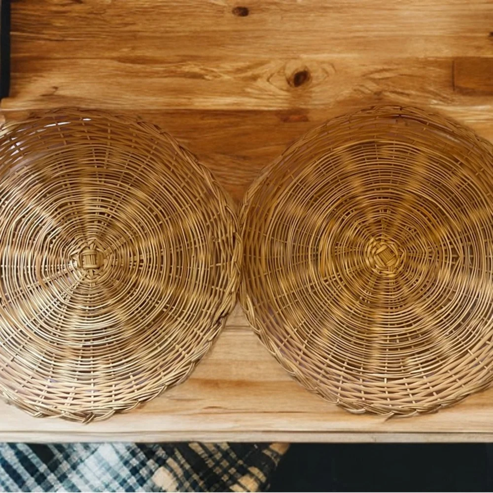 Serveware Set with Rustic Charm - Picture 2 of 5